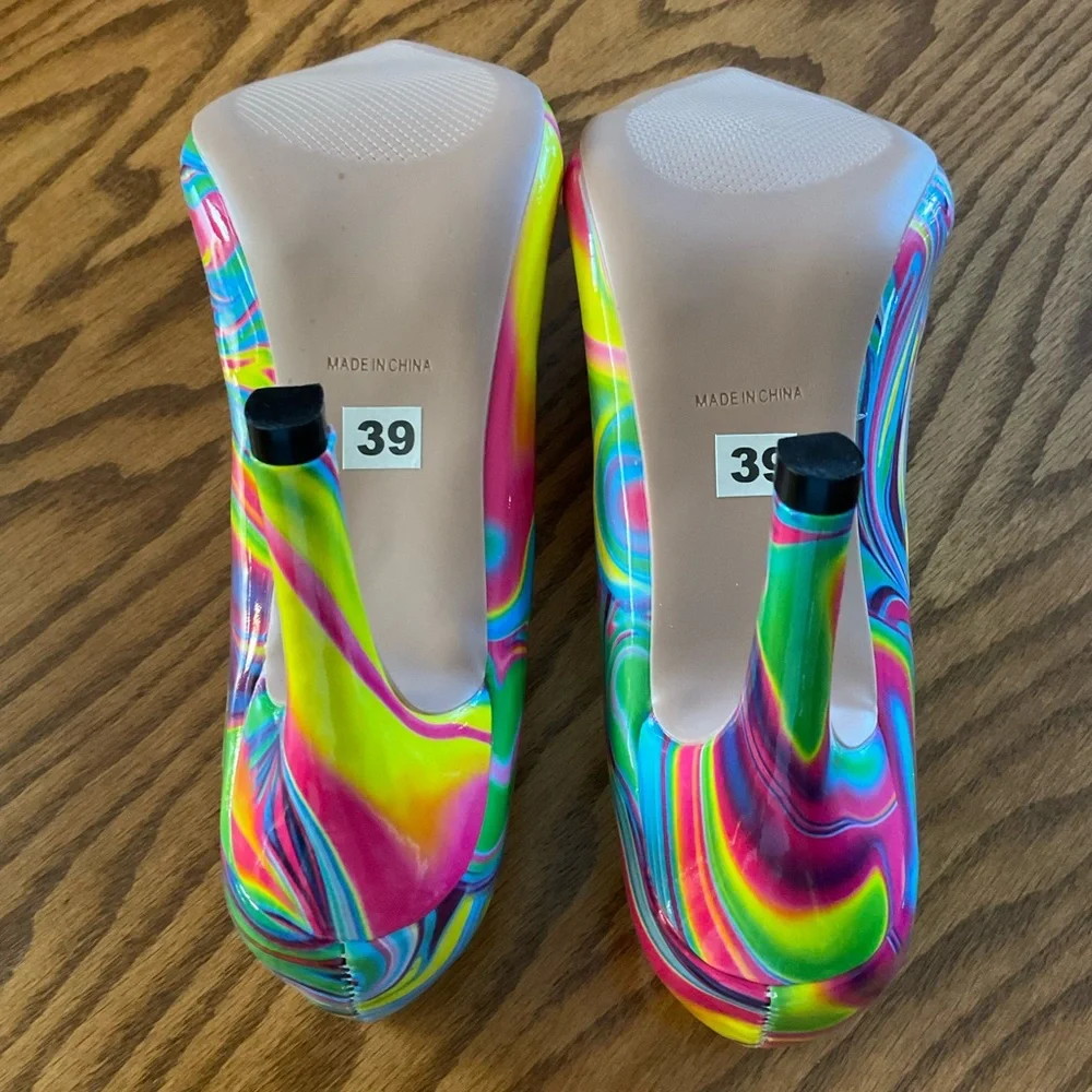 Rouge Helium Multi-Colored Rainbow Swirl, Tie-Dye Stilettos, Women’s Sz 8-8.5